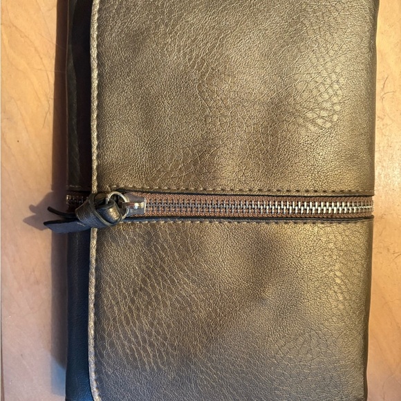 Bueno Black Crossbody Bag - Picture 7 of 10